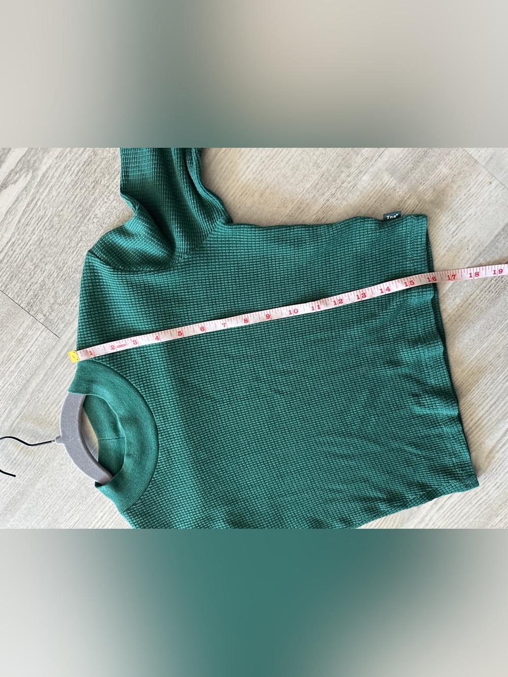 Aritzia TNA Green Thermal Cropped Long-Sleeve Mock Neck Top Medium - Picture 10 of 11